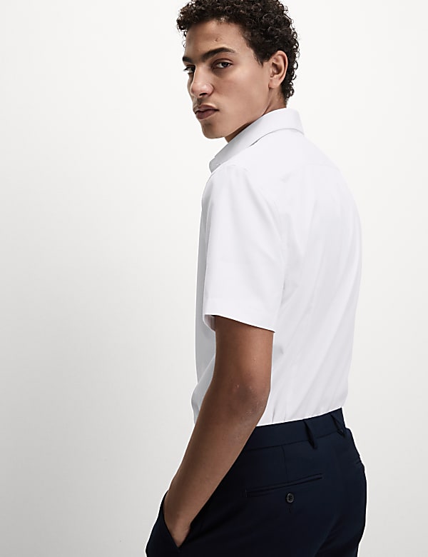 Κοντομάνικο πουκάμισο σε στενή γραμμή για εύκολο σιδέρωμα από σύμμεικτο βαμβάκι - GR