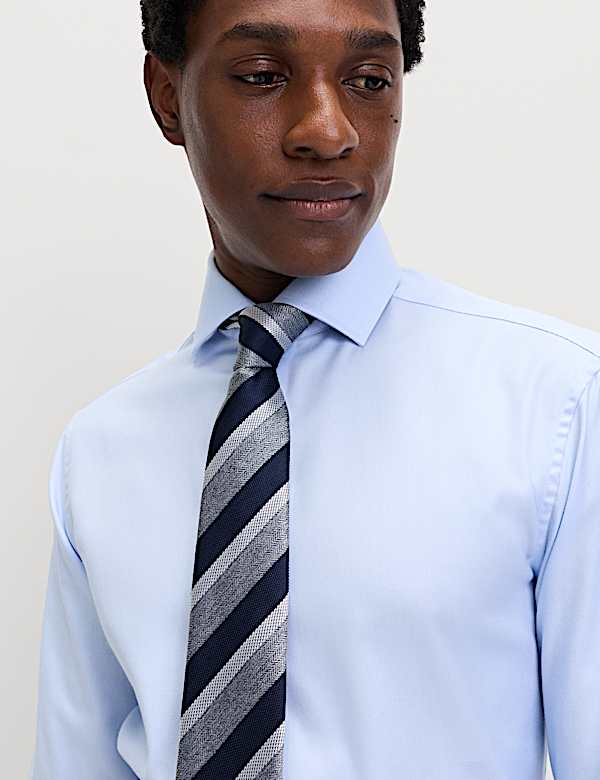 Chemise coupe cintrée en coton sergé de qualité supérieure à poignets mousquetaires - CH