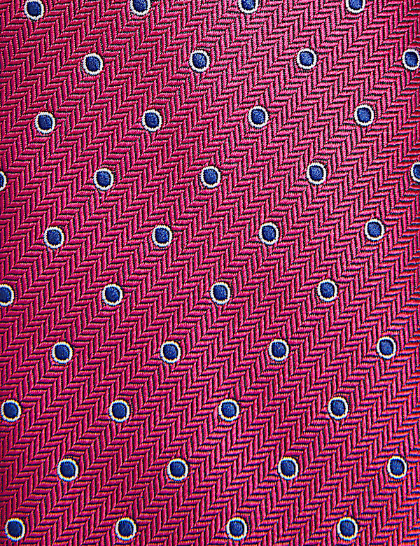 Outline Spot Tie