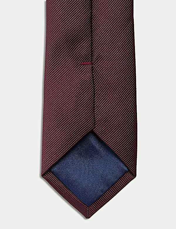 עניבה חלקה בגזרת סקיני המתאימה לכביסה במכונה - IL