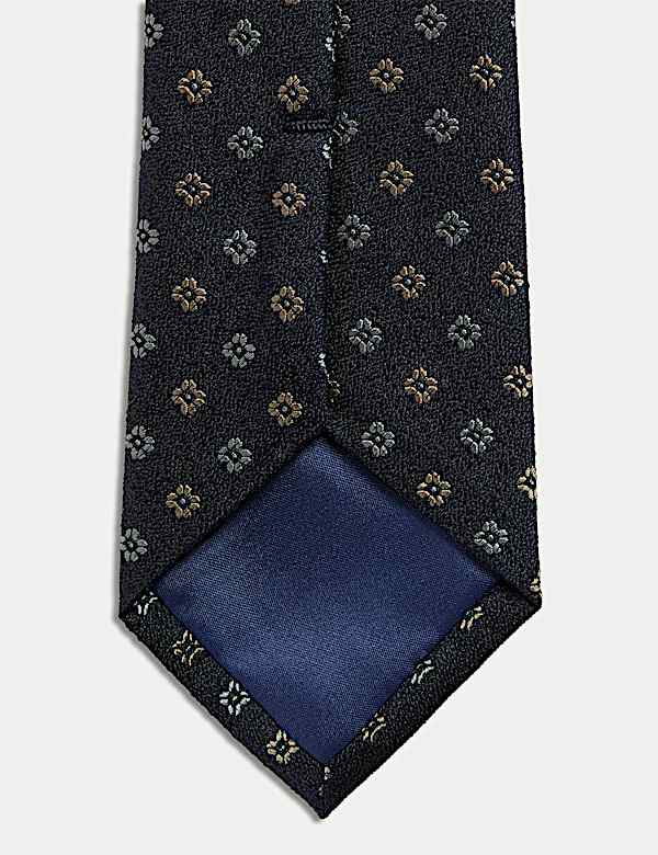 עניבה מבד עשיר במשי בטקסטורה - IL