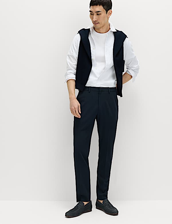Auf Figur geschnittene Flatfront-Hose mit Stretchanteil - AT