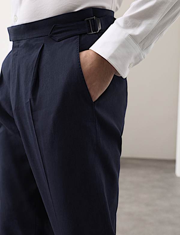 Anzughose aus italienischem Funktionsleinen-Mischgewebe mit eng anliegender Passform - DE