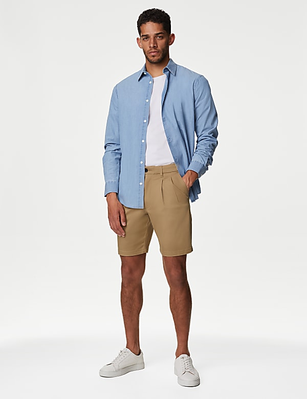 Chino Shorts mit Stretchanteil und doppelter Bundfalte