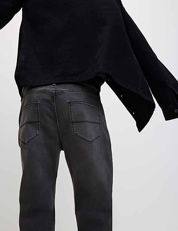 Straight Fit Stretch Jeans - BG