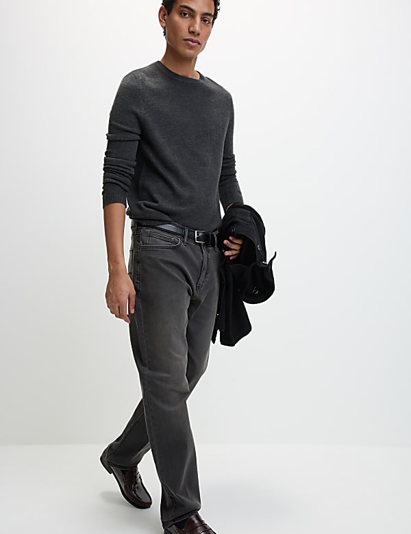 Straight Fit Stretch Jeans - BG