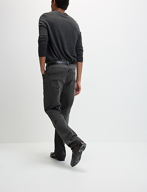 Straight Fit Stretch Jeans - BG