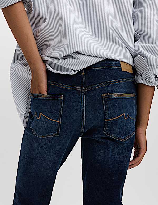 Tapered Fit Stretch Jeans