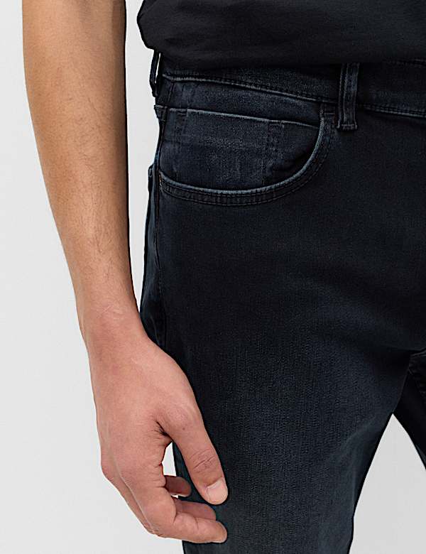 Jeans de corte recto el&aacute;sticos y c&oacute;modos - US