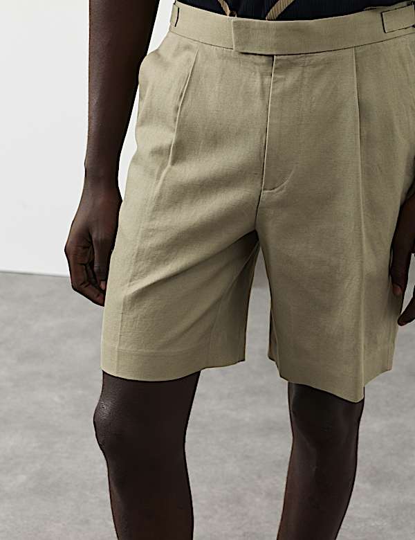 מכנסיים קצרים מתערובת כותנה ופשתן עם קפל קדמי - IL