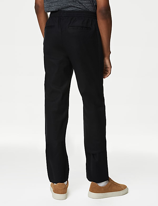 Schmal zulaufende Hose aus Leinenmischgewebe - DE