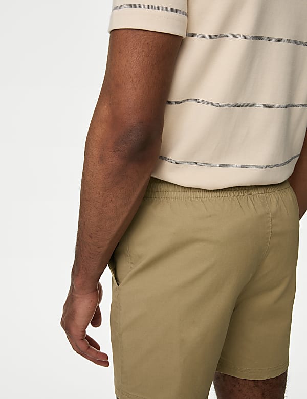 Elasticated Waist Shorter Length Stretch Shorts'