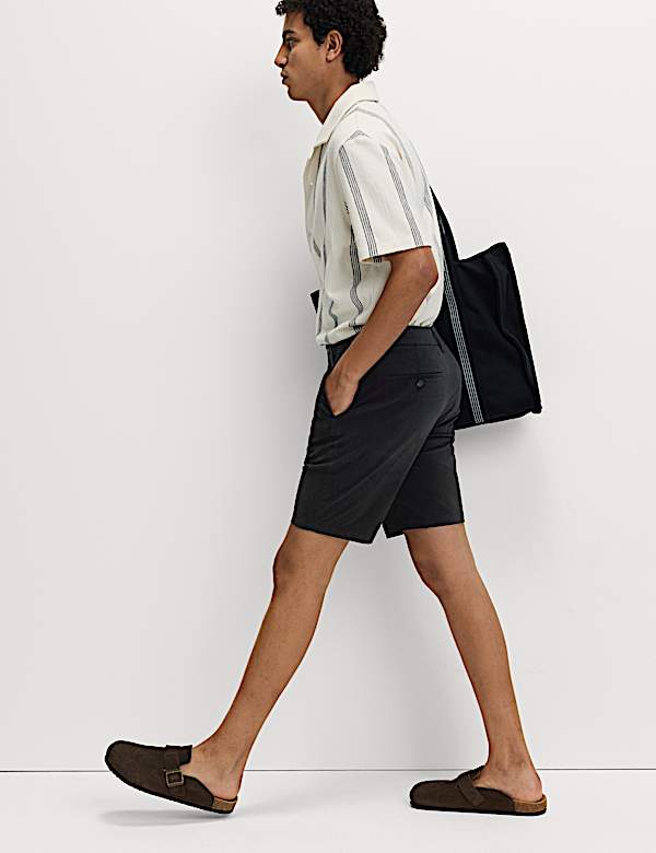 Short chino coupe cintr&eacute;e en tissu extensible - FR