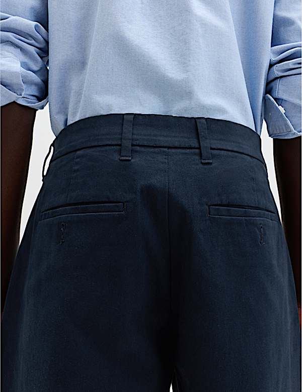 Chino-Hose mit Stretch und Fass-Passform - DE