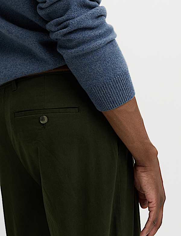 Loose Fit Stretch Chinos