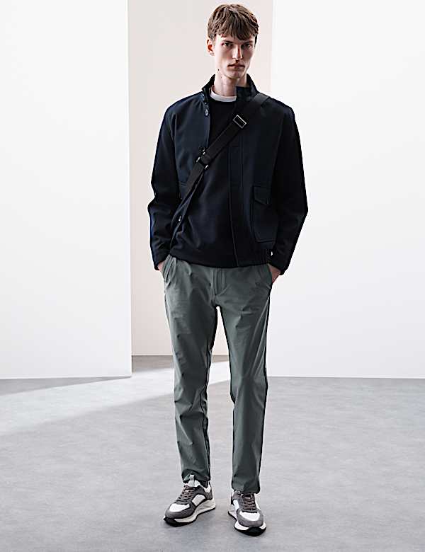 Chino coupe cintr&eacute;e de performance technique - FR