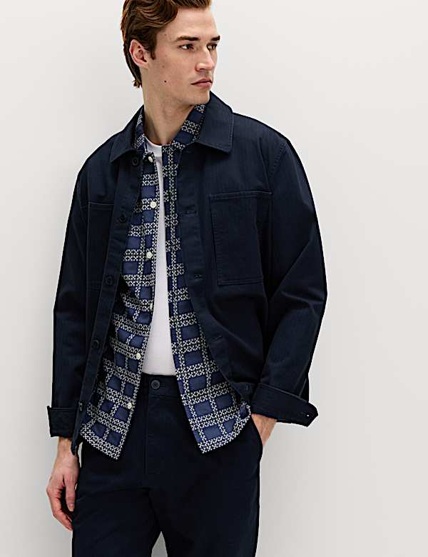 Haftowana koszula z kr&oacute;tkim rękawem z przewagą bawełny - PL