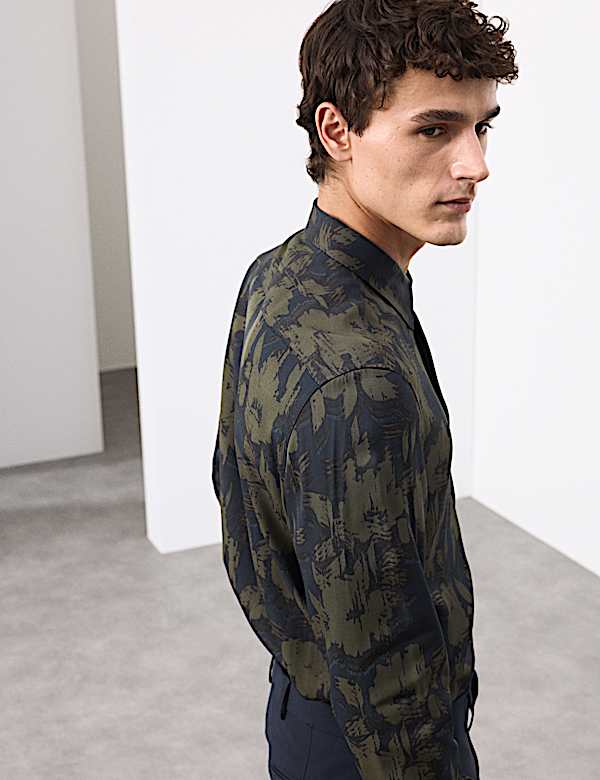 חולצה פרחונית בגזרה רגילה - IL