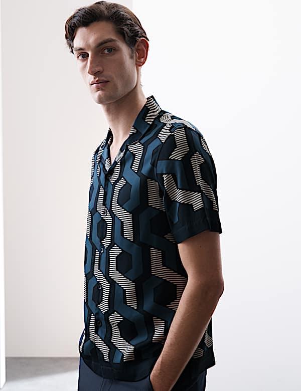 Regular Fit Geometric Print Short Sleeve Shirt