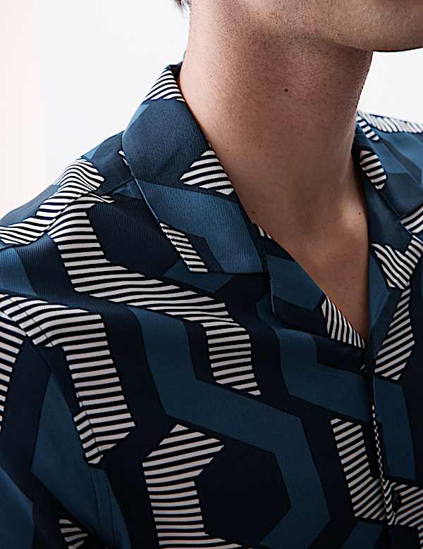 Regular Fit Geometric Print Short Sleeve Shirt
