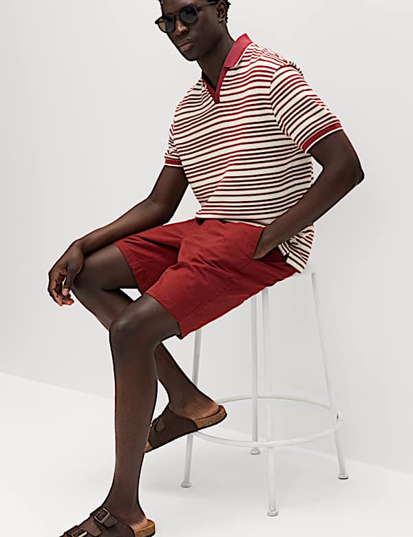 חולצת פולו מבד עשיר בכותנה בגזרה נינוחה ובטקסטורה - IL