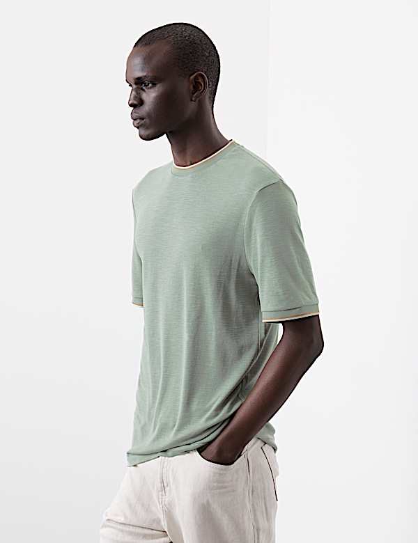 Tričko s v&yacute;střihem ke krku, ze směsi lnu - CZ