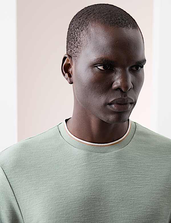 Tričko s v&yacute;střihem ke krku, ze směsi lnu - CZ