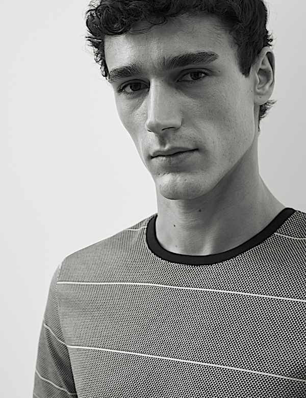 חולצת טי מפוספסת מכותנה טהורה עם טקסטורה - IL