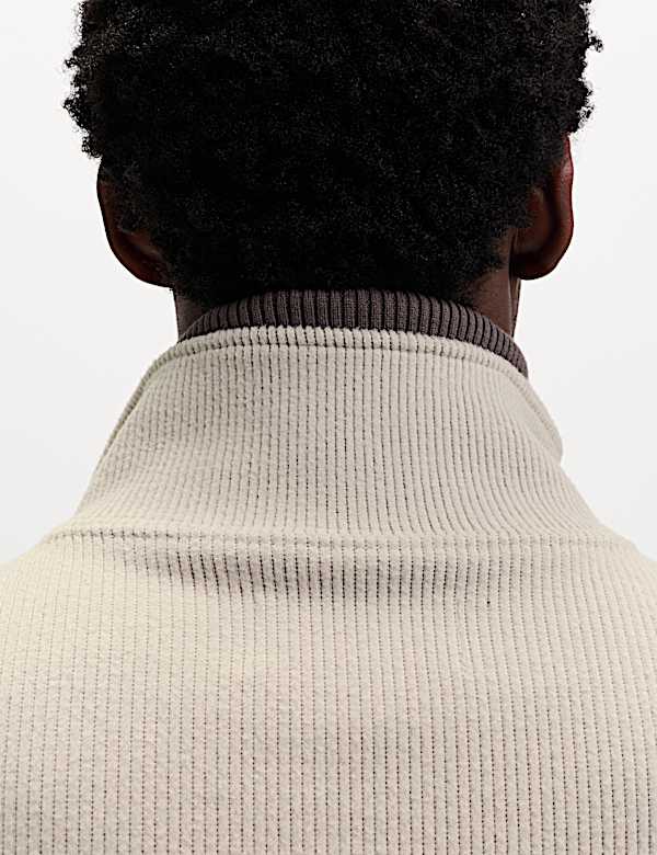 סווטשירט עם רוכסן חלקי מבד עשיר בכותנה עם טקסטורה - IL