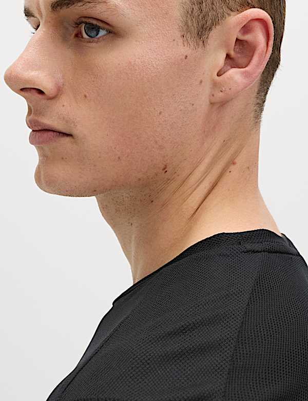 Activewear Jacquard Mesh Stripe T-Shirt - GR