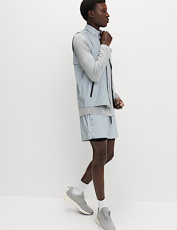 וסט ספורטיבי ארוג ומחזיר אור עם ™Stormwear - IL