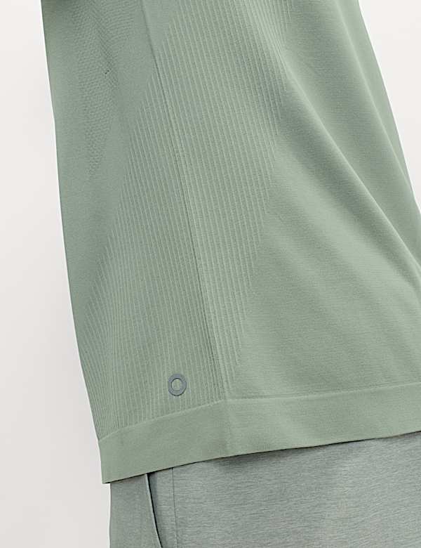 חולצת טי ללא תפרים עם שרוול ארוך - IL