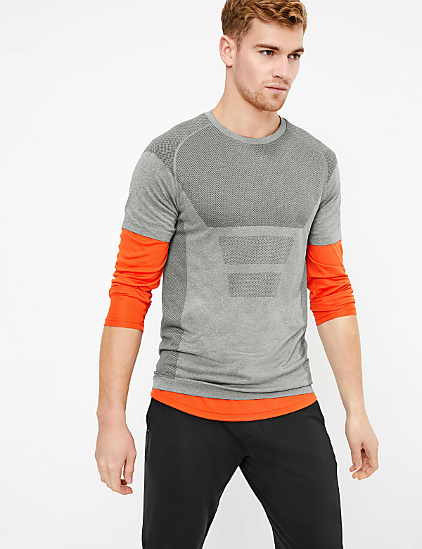 Active Reflective Trim Seam Free T-shirt