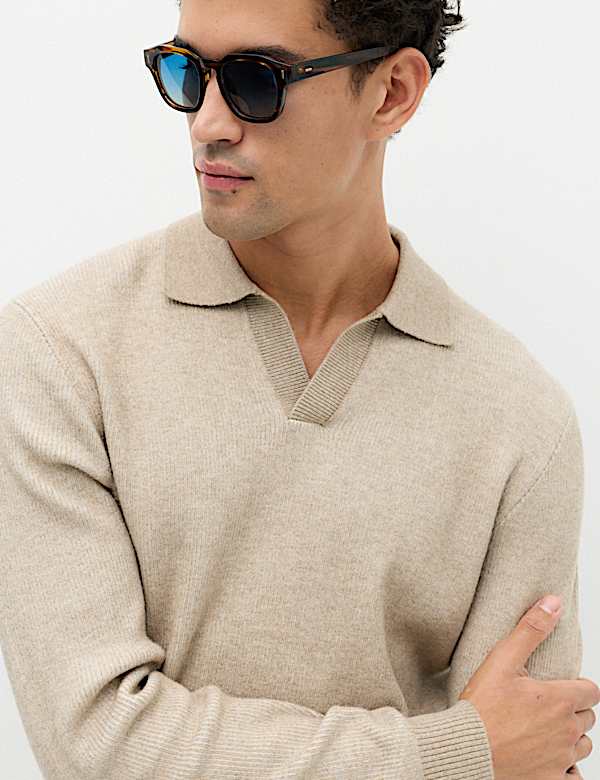 Pull tress&eacute; en maille l&eacute;g&egrave;re &agrave; encolure ouverte - CH