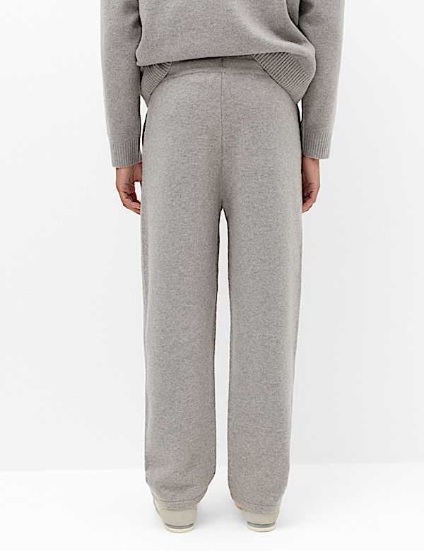 Regular Fit Knitted Joggers - IL
