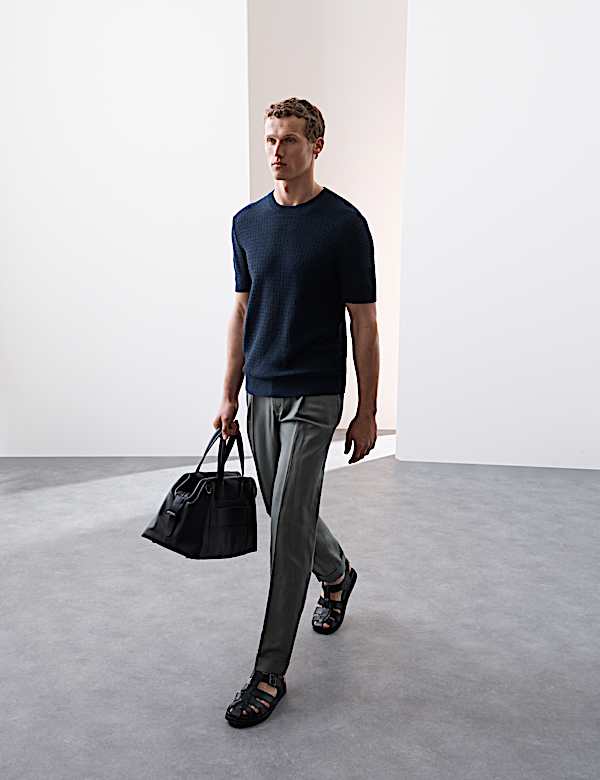 Gestricktes T-Shirt aus Leinenmischgewebe mit Strukturmuster - AT