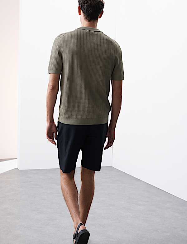 Πλεκτή μπλούζα πόλο με ανάγλυφη υφή και υψηλή περιεκτικότητα σε βισκόζη - GR