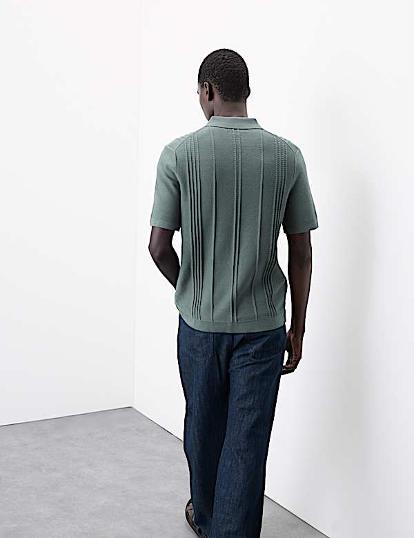 חולצת פולו בסריגת פוינטל עם צווארון פתוח - IL