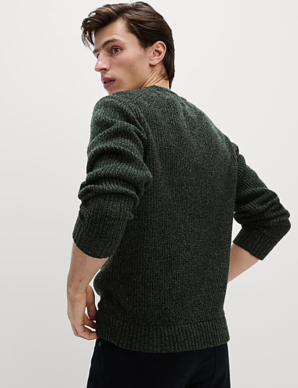 Pullover aus Lammwollmischgewebe mit Rundhalsausschnitt und Strukturmuster - DE