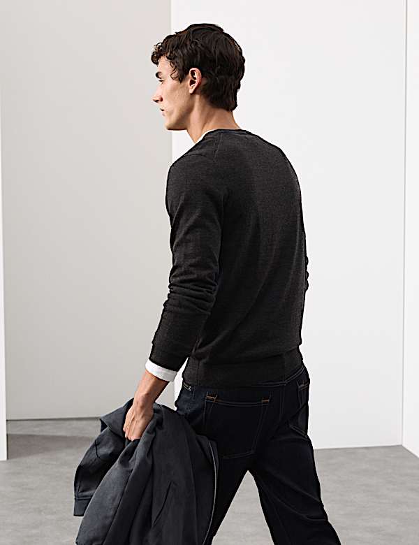 Pure Extra Fine Merino Wool V-Neck Jumper - US