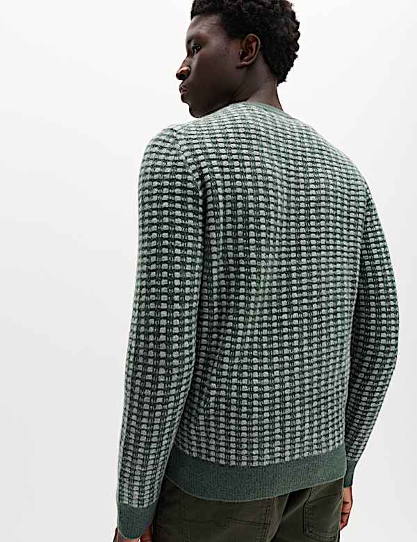 Supermiękki teksturowany sweter z okrągłym dekoltem i szwami - PL