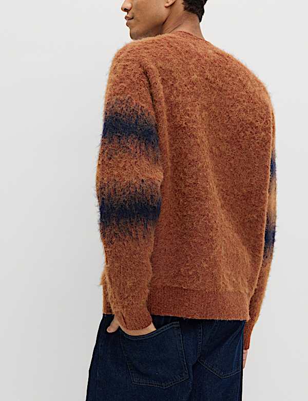 קרדיגן סרוג צמרירי עם פסים וצווארון וי - IL