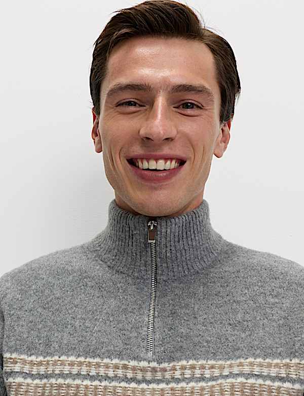 Pull doux &agrave; rayures et fermeture zipp&eacute;e &agrave; mi-hauteur - BE