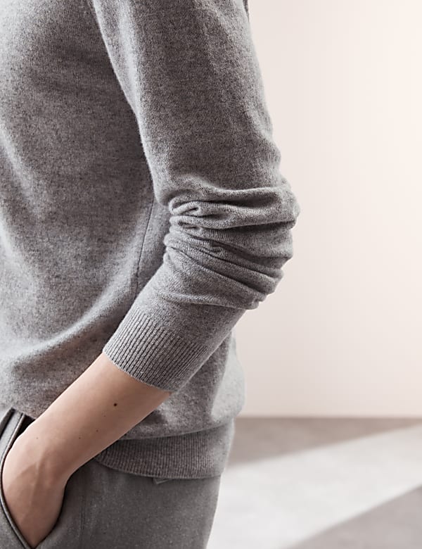 Pure Cashmere V-Neck Jumper - US