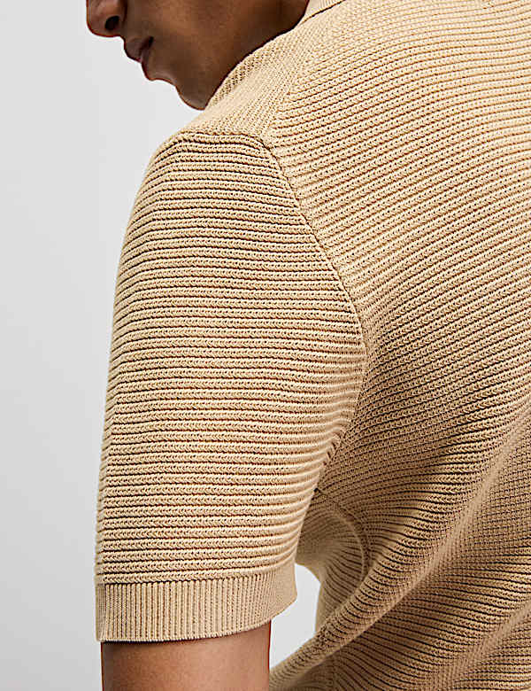 Rippstrick-Poloshirt aus reiner Baumwolle mit offenem Kragen - DE