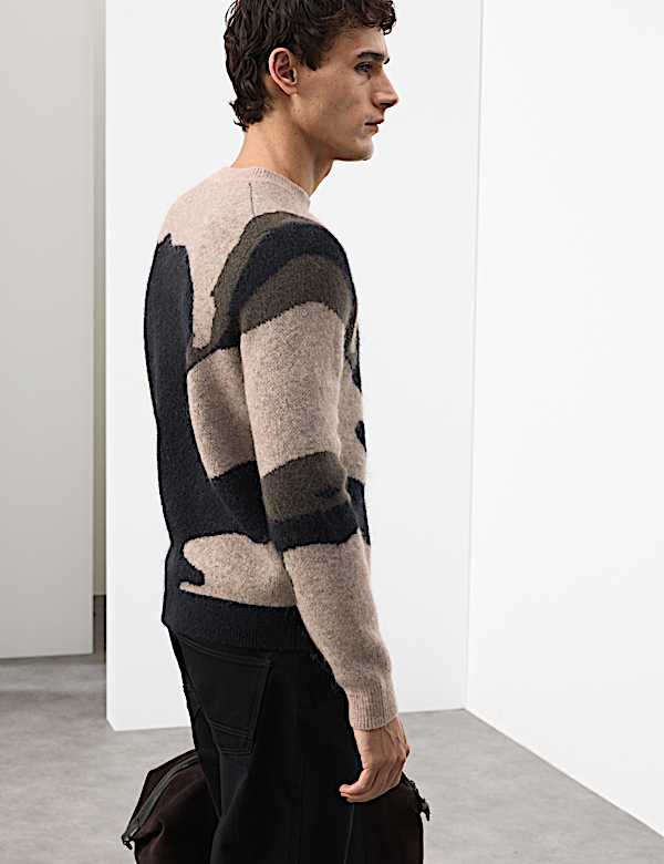Gemusterter Pullover mit hohem Merinowollanteil und Mohair - DE