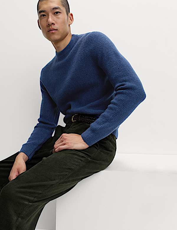 Ριμπ πουλόβερ με κλειστή στρογγυλή λαιμόκοψη από εξαιρετικά απαλό μαλλί - GR