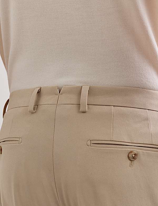 Chino coupe ajust&eacute;e - FR