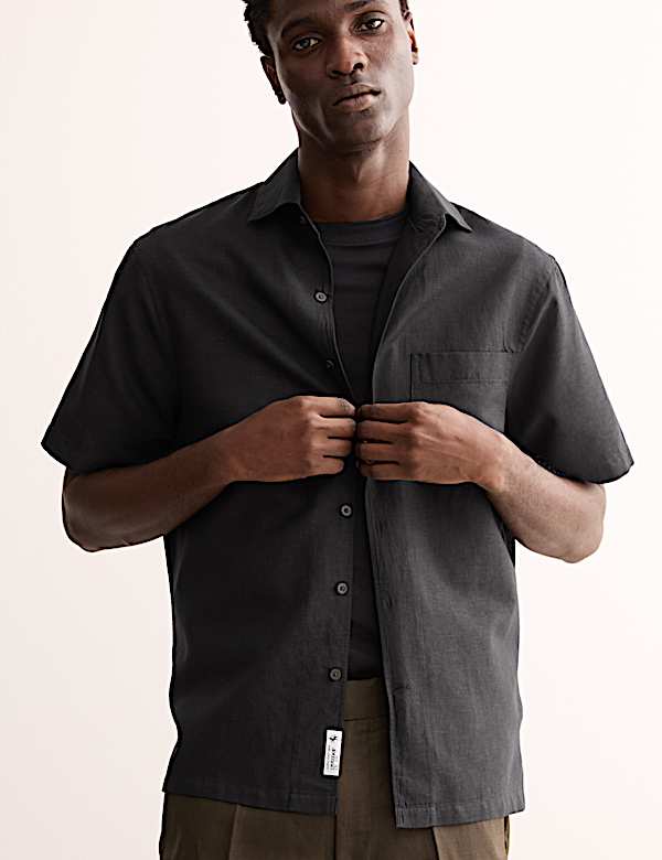 Chemise &agrave; manches courtes coupe standard en m&eacute;lange de coton et lin de luxe - CA