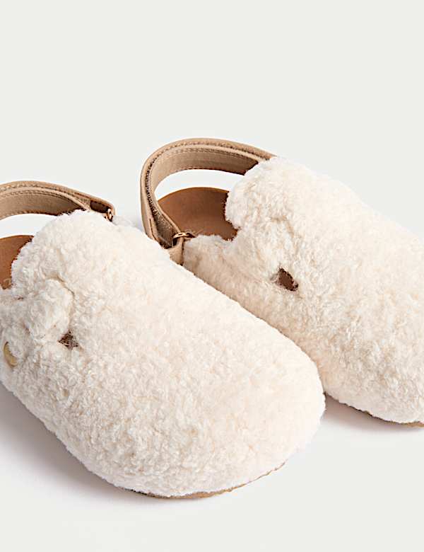 Kids' Clogs (4 Small- 2 Large) - DE